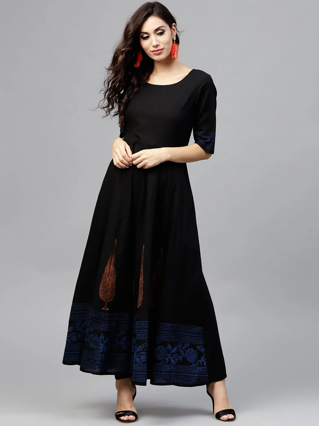 Black Block Printed Maxi Dress With Round Neck And  Halfsleevs