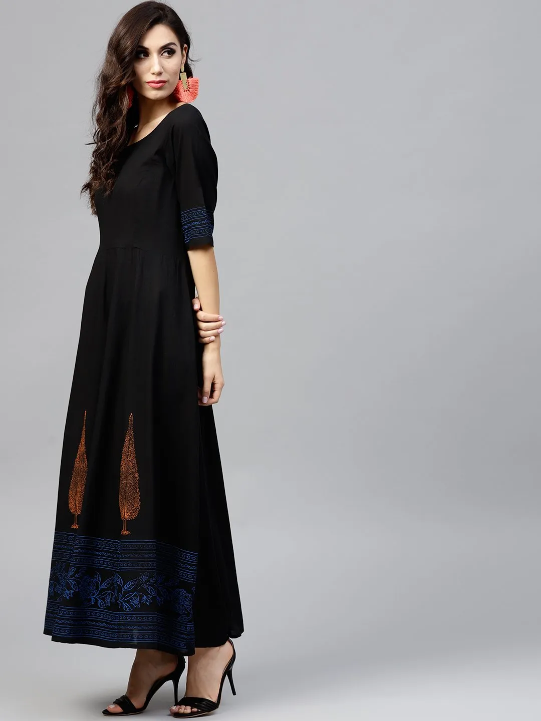 Black Block Printed Maxi Dress With Round Neck And  Halfsleevs