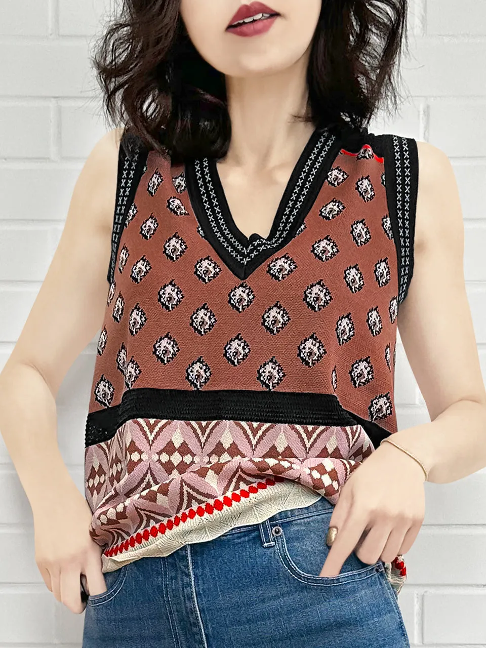 Chestnut Mosaic Pattern Knitted Sleeveless V-neck Sweater