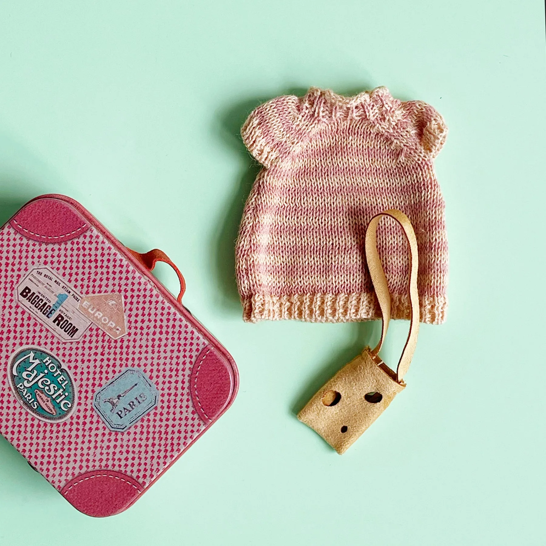 Knitted Dress and Bag in a Suitcase (Big Sister)