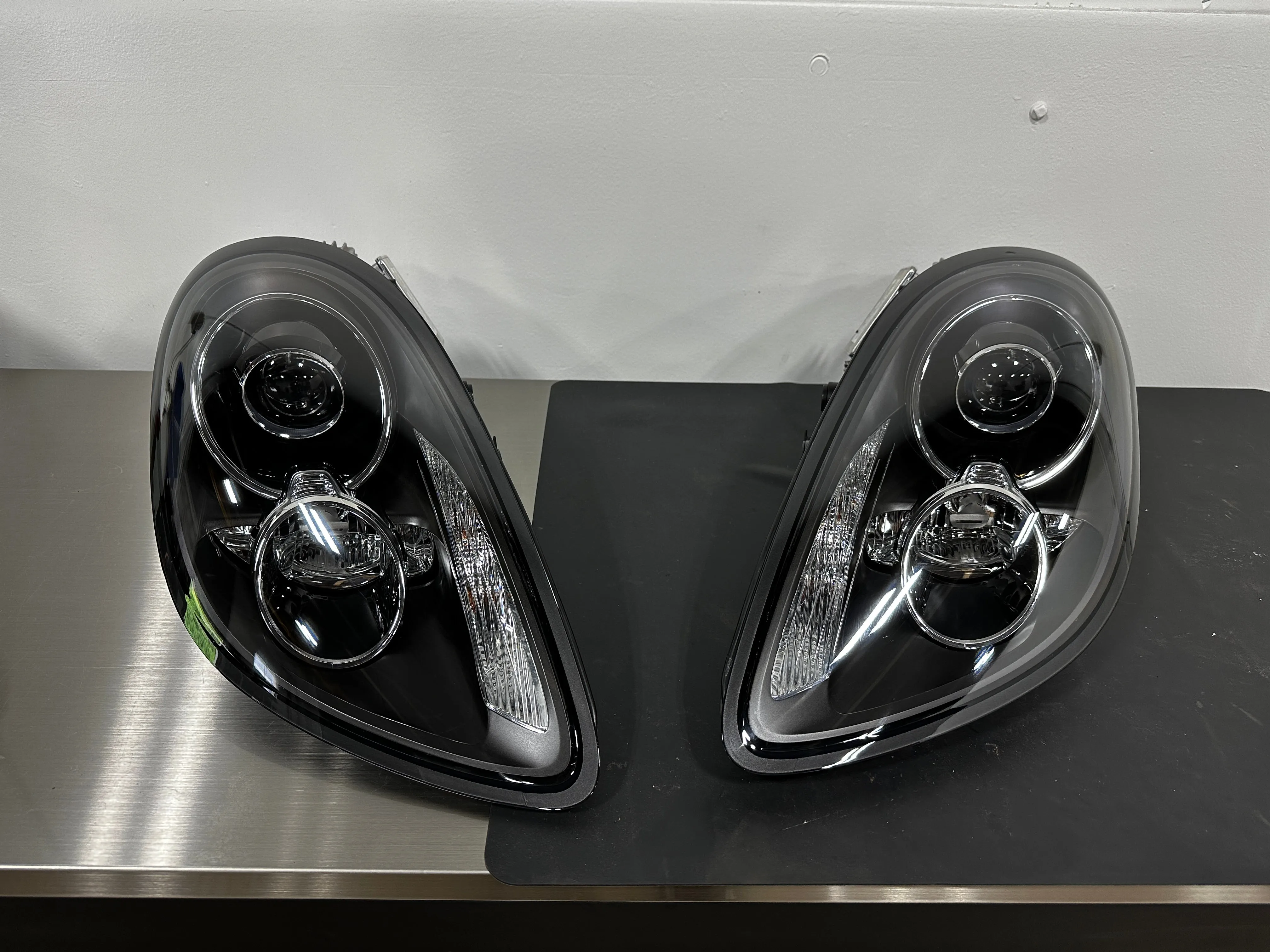 Porsche Cayman / Boxster 981 Headlight Lens Replacement Service