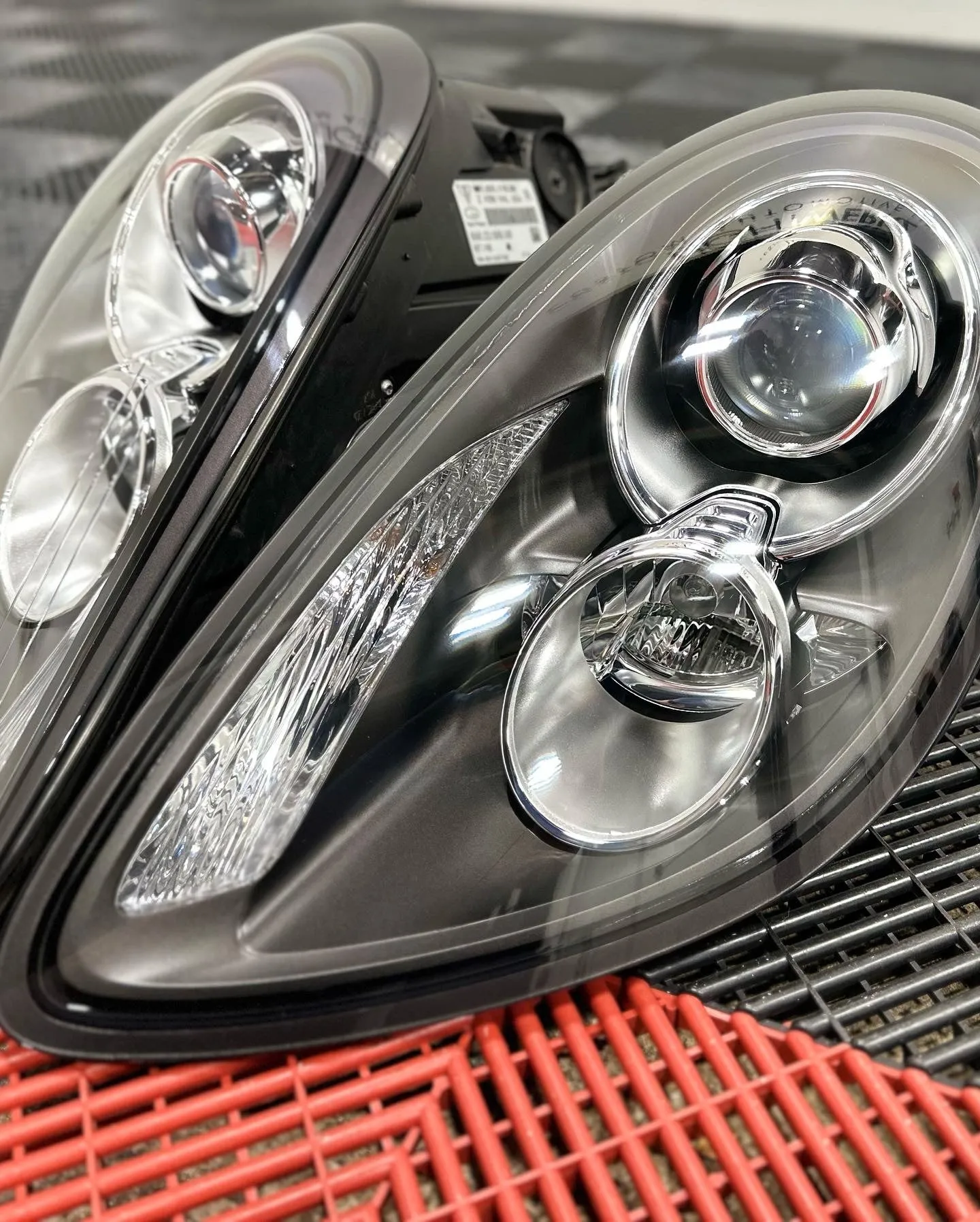 Porsche Cayman / Boxster 981 Headlight Lens Replacement Service