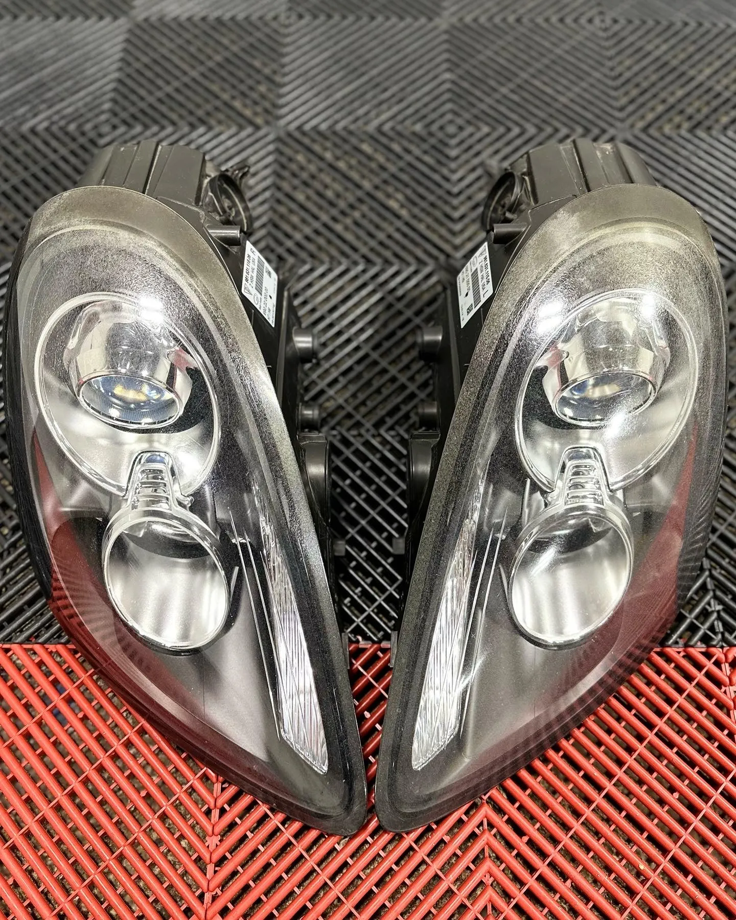 Porsche Cayman / Boxster 981 Headlight Lens Replacement Service