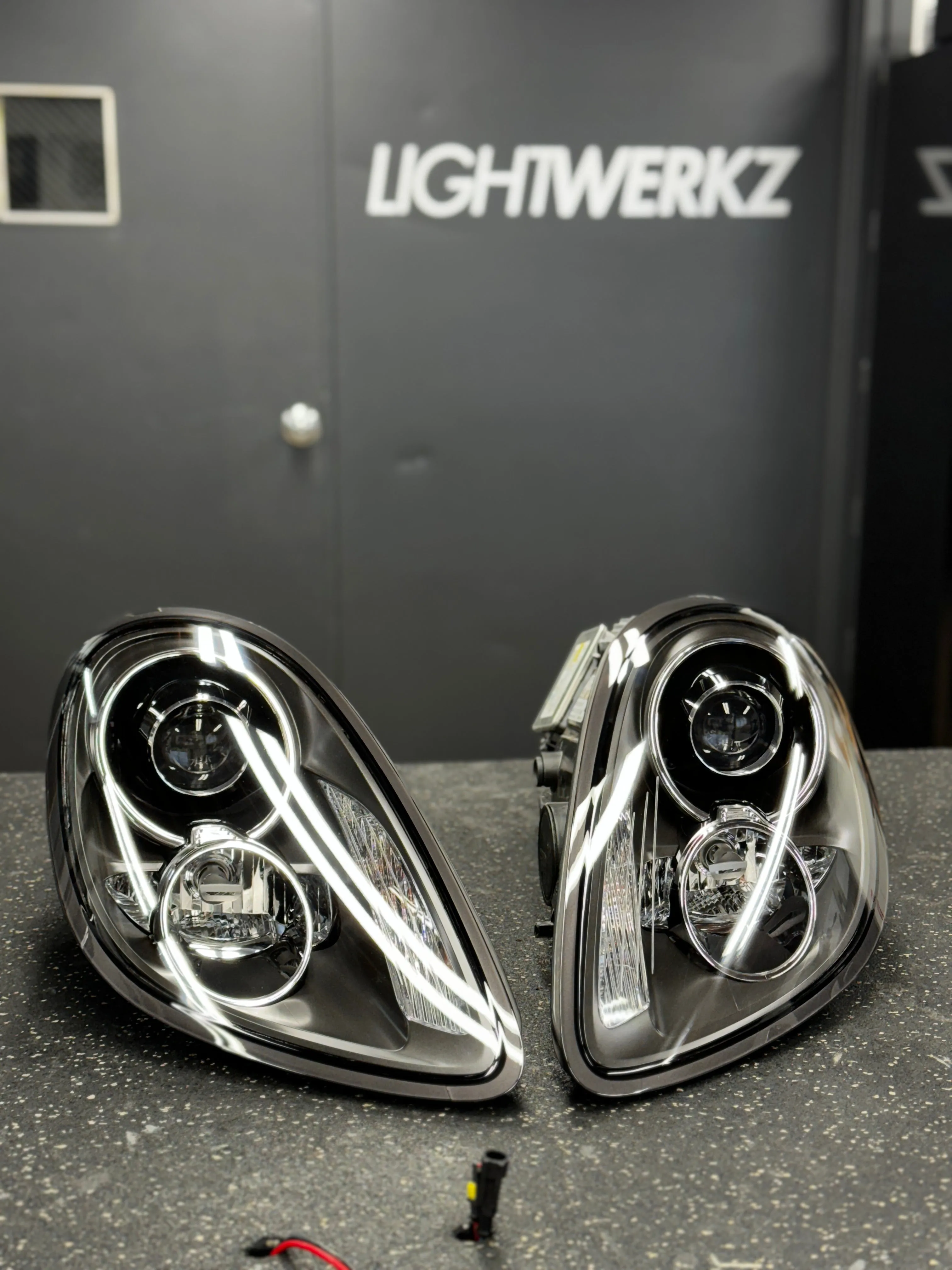 Porsche Cayman / Boxster 981 Headlight Lens Replacement Service