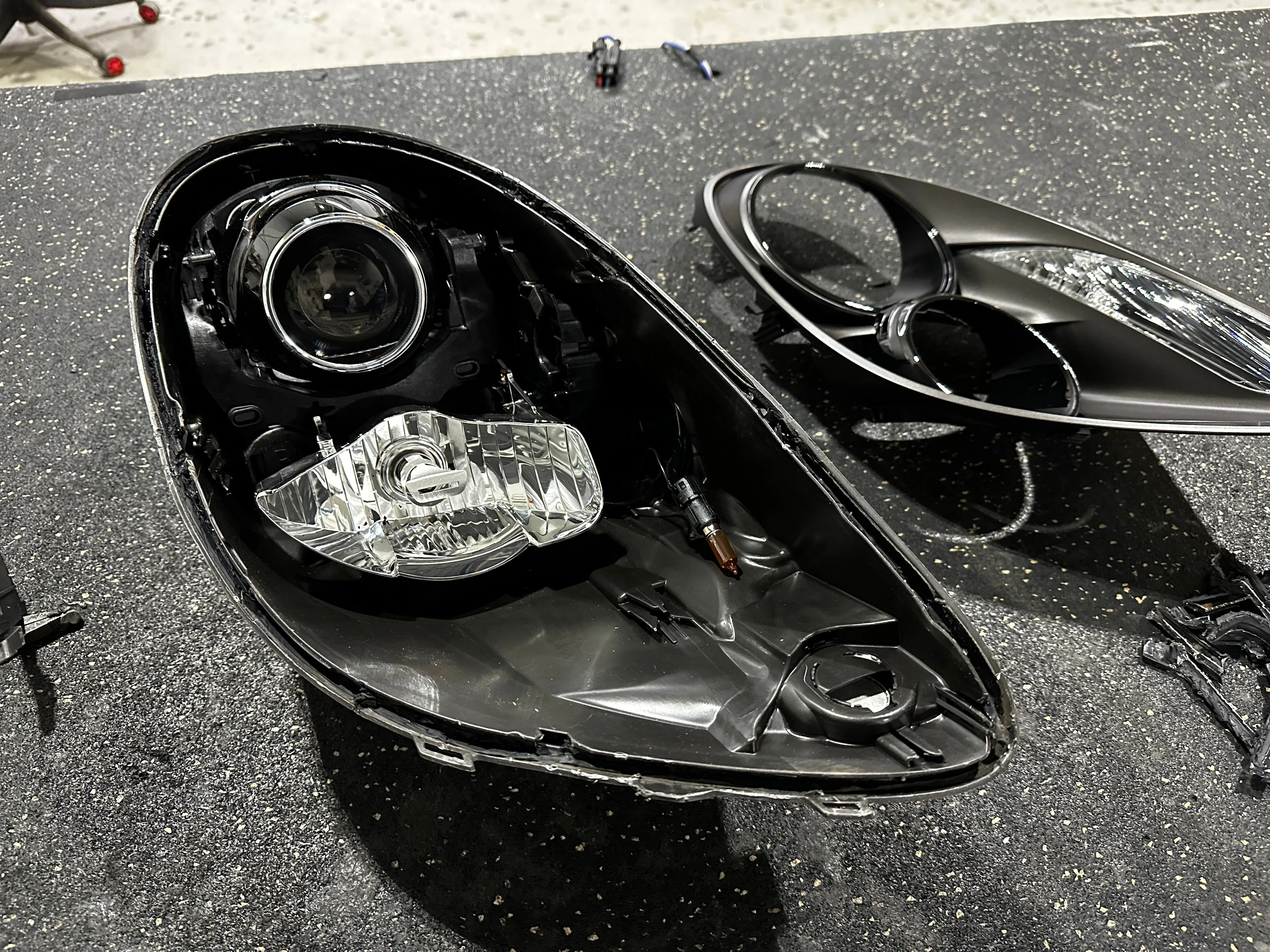 Porsche Cayman / Boxster 981 Headlight Lens Replacement Service