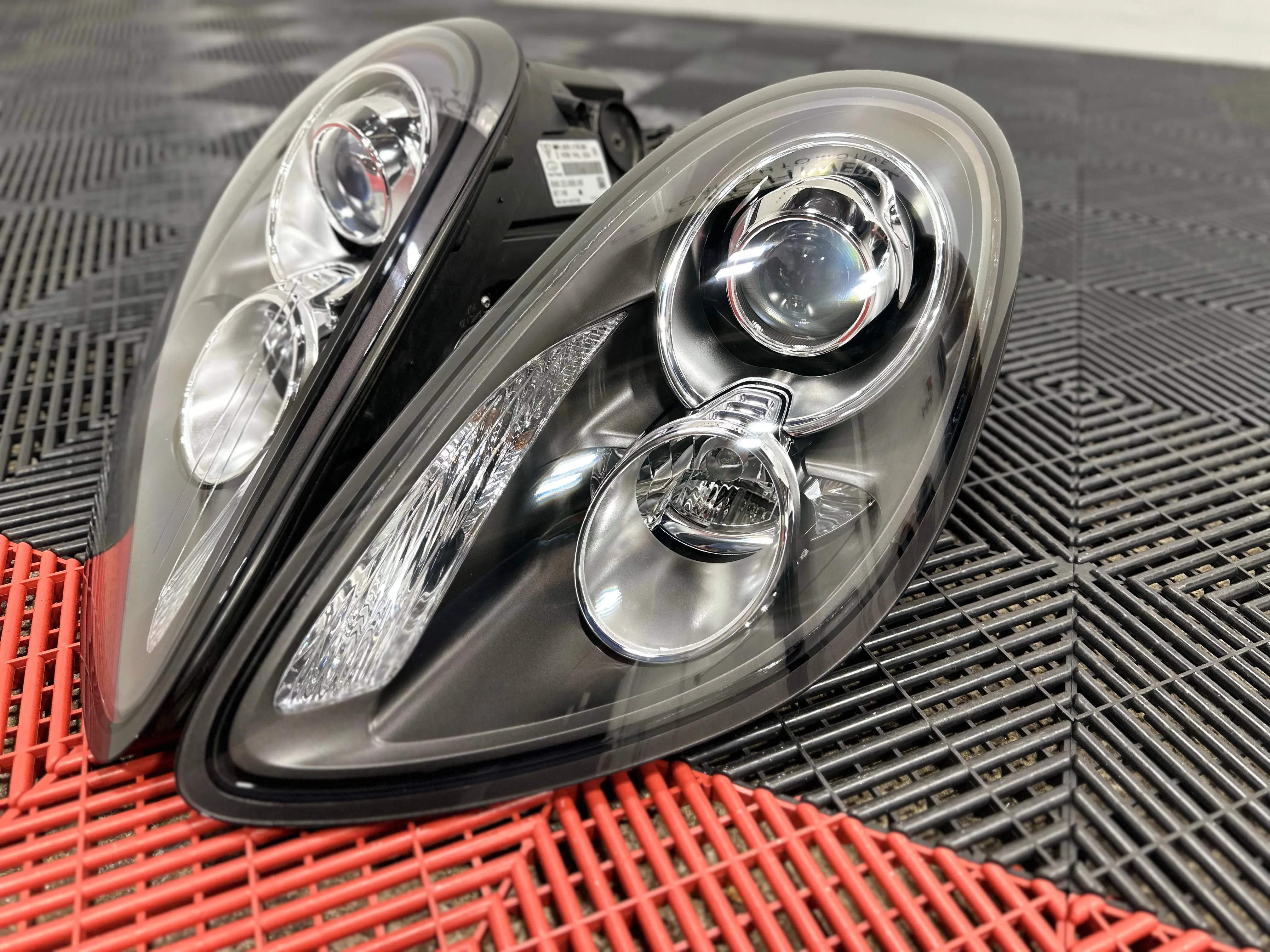 Porsche Cayman / Boxster 981 Headlight Lens Replacement Service