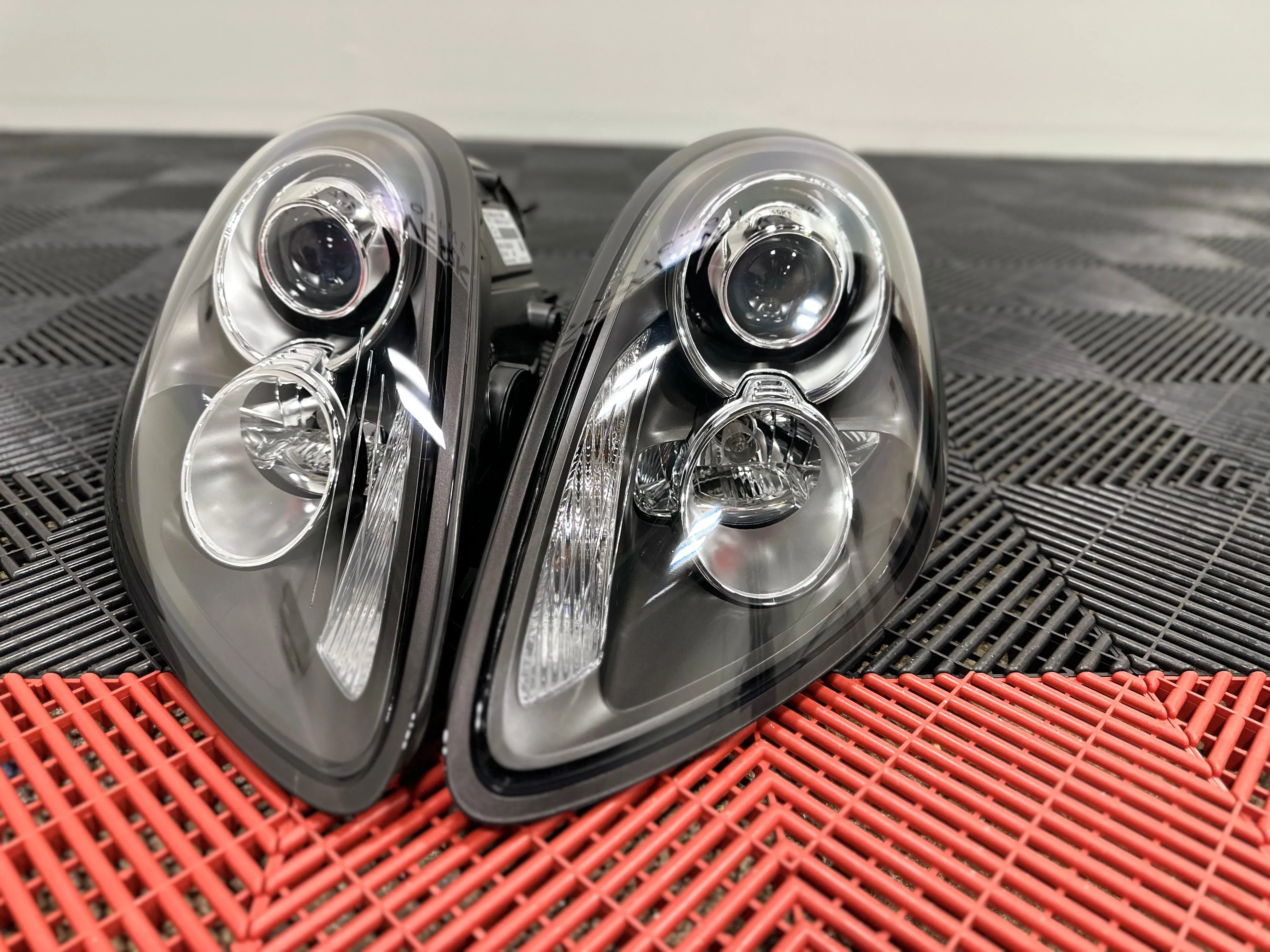 Porsche Cayman / Boxster 981 Headlight Lens Replacement Service