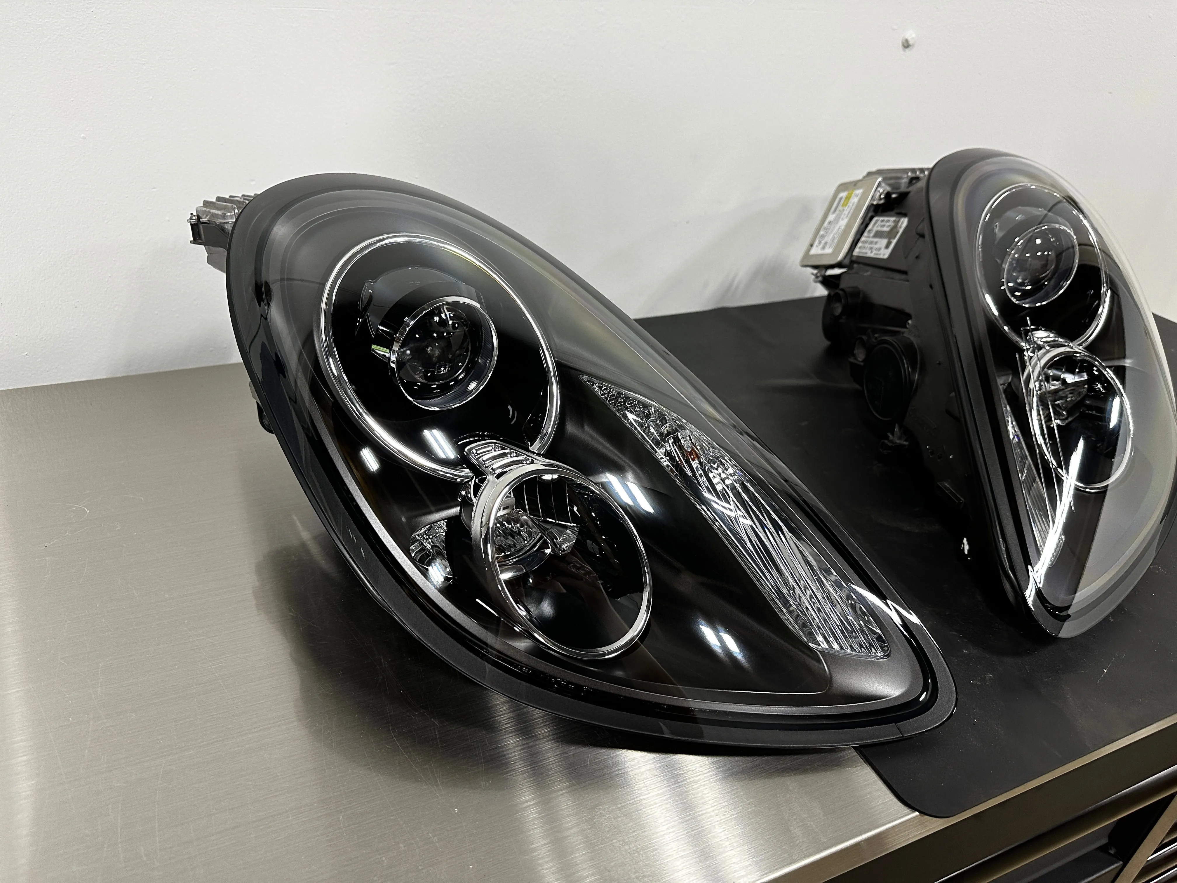 Porsche Cayman / Boxster 981 Headlight Lens Replacement Service