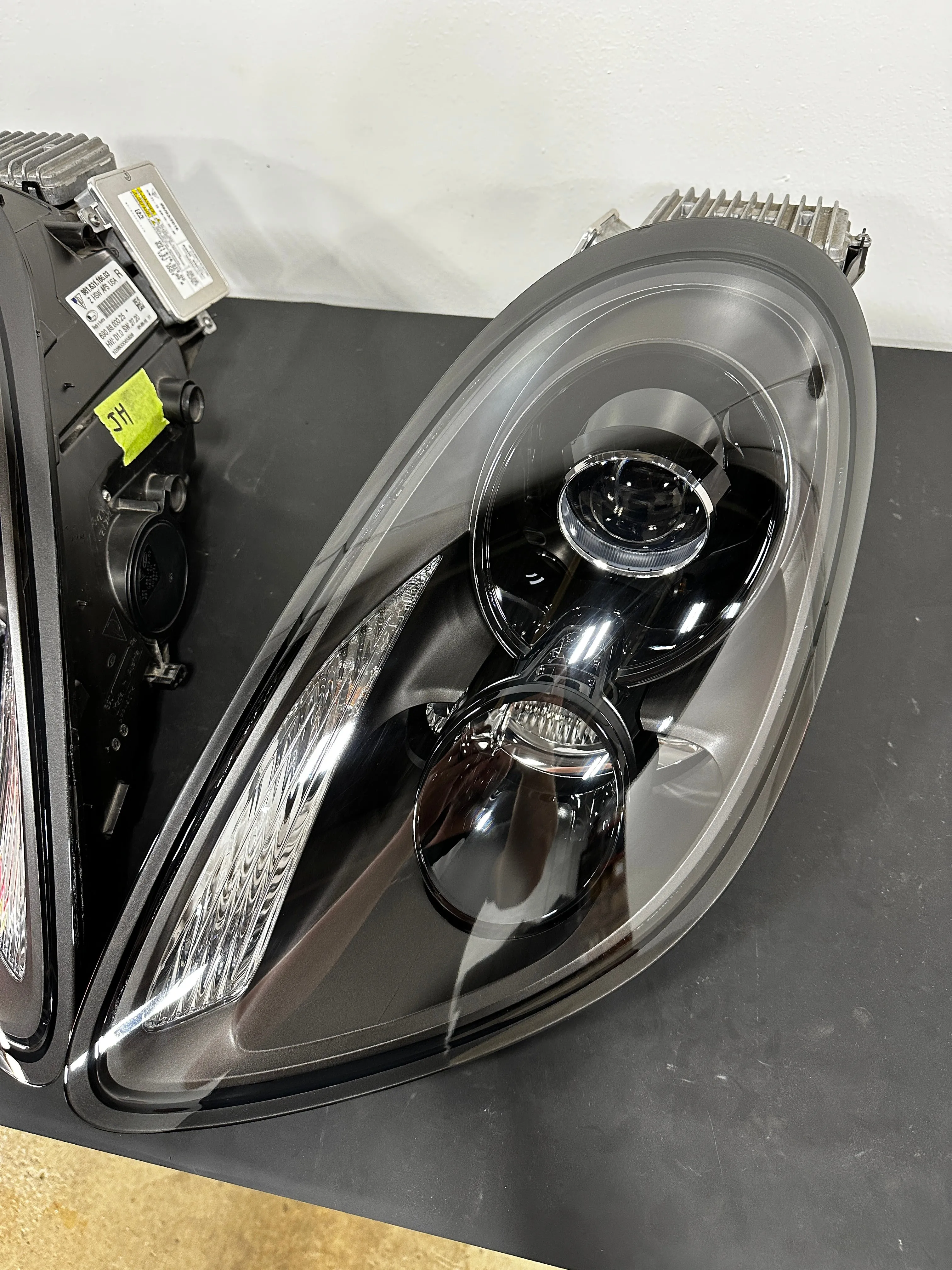 Porsche Cayman / Boxster 981 Headlight Lens Replacement Service