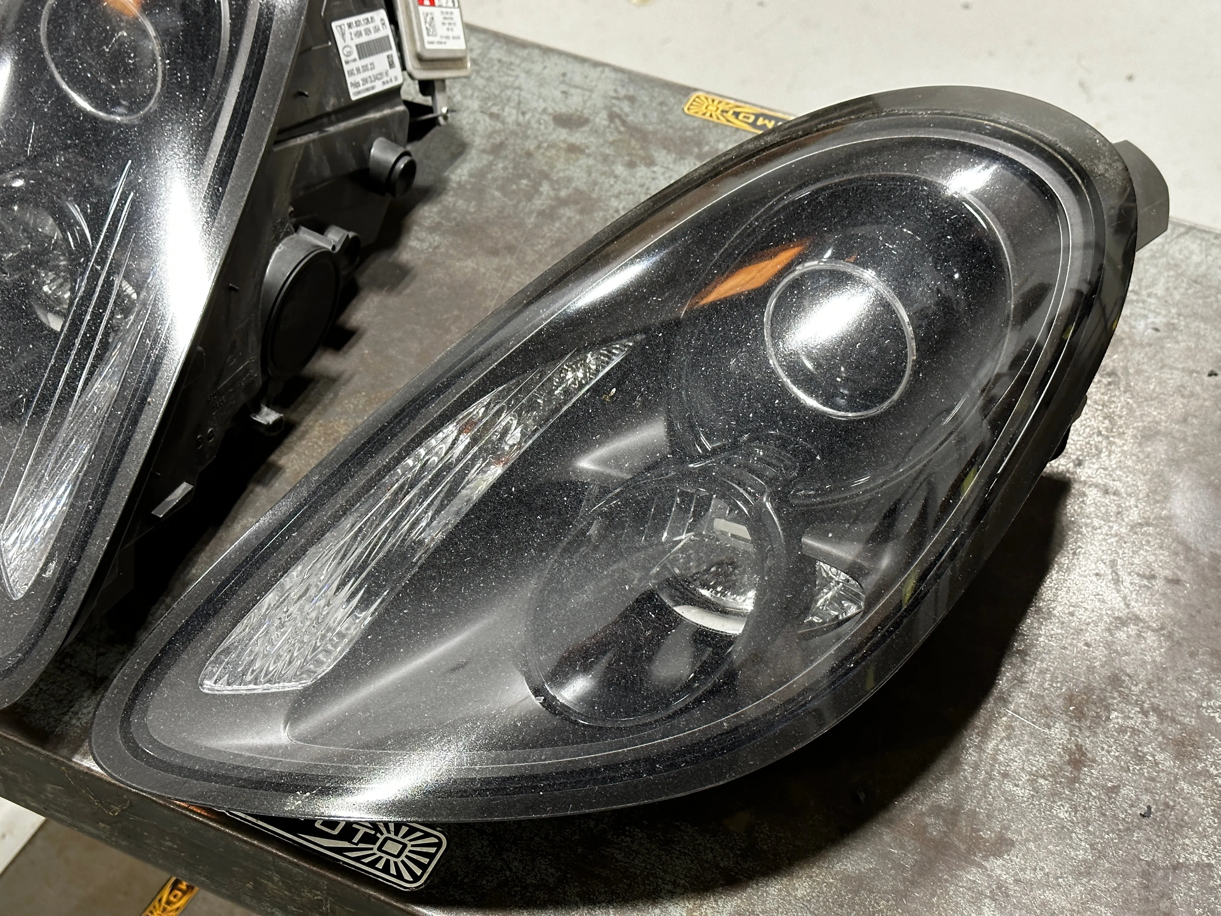 Porsche Cayman / Boxster 981 Headlight Lens Replacement Service