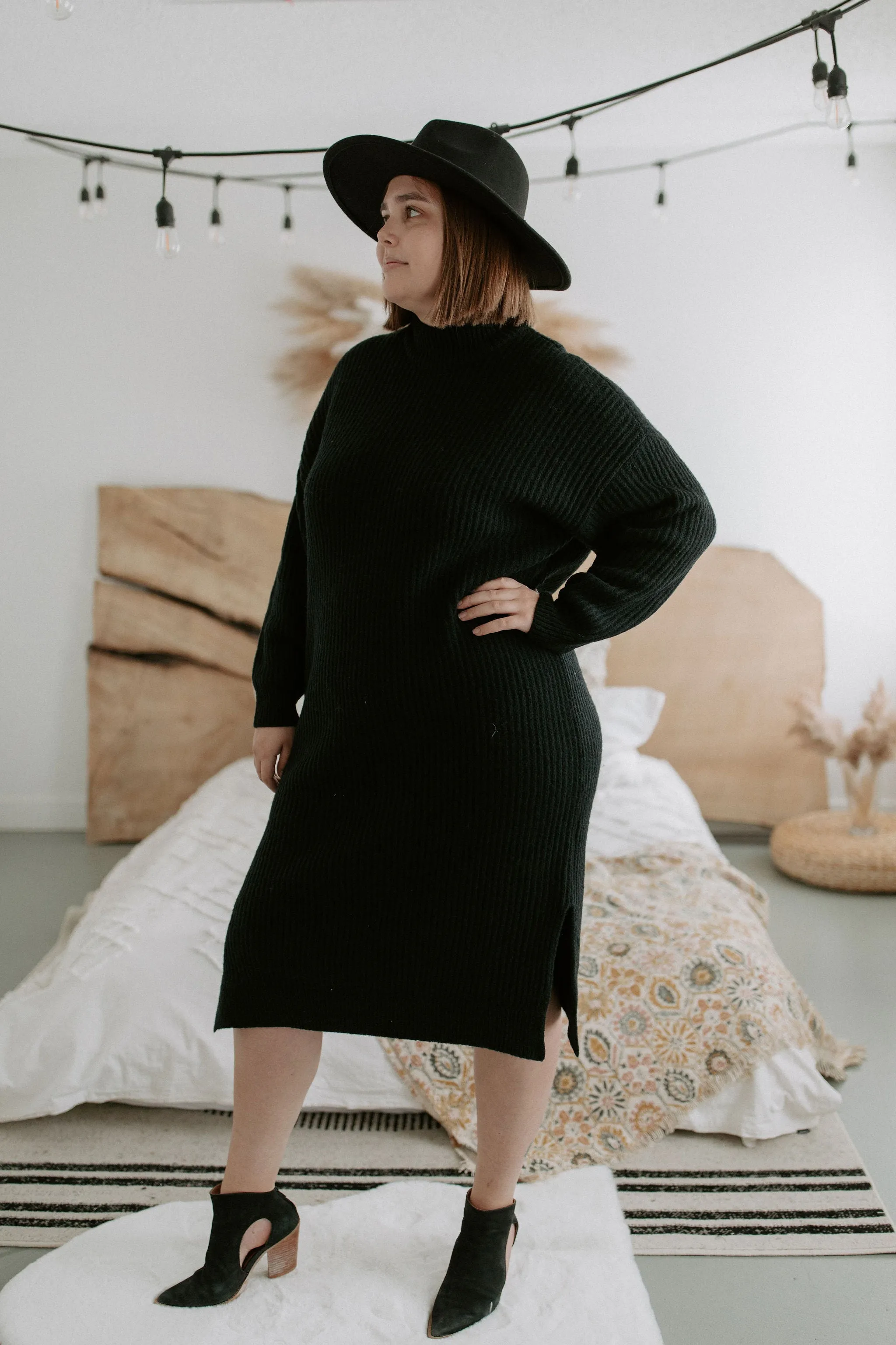 The Pippalika Sweater Dress by Minimum - Black